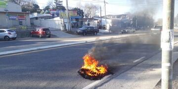 La protesta de los empleados de la Epec se lleva adelante en la Delegación Río Ceballos\u002E