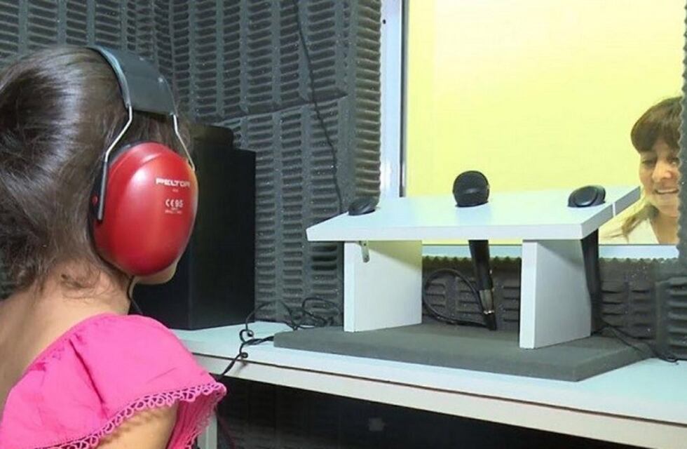 Crece la consulta de adolescentes con problemas auditivos