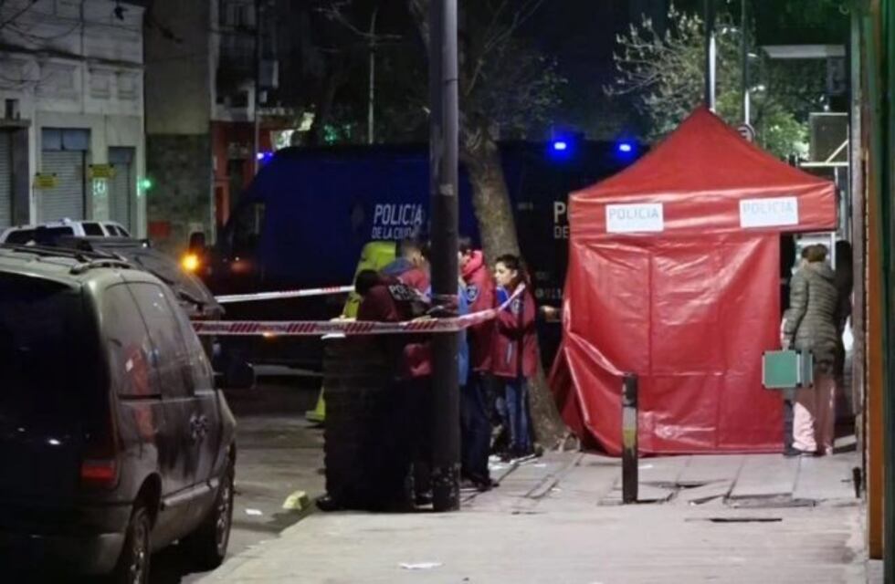 Asesinaron a tiros a una mujer en Balvanera por un supuesto ajuste narco