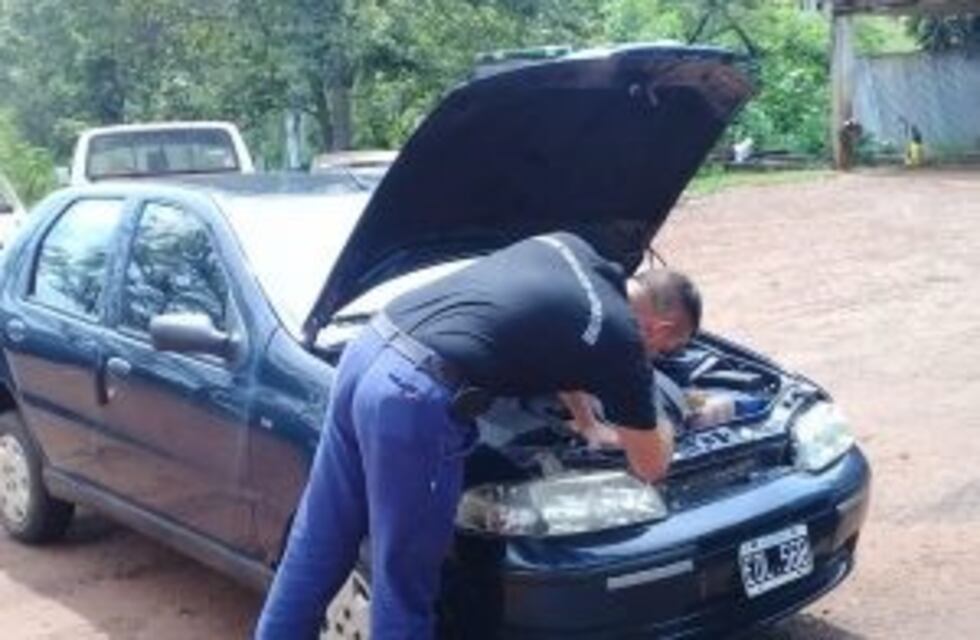 La policía confiscó un automóvil con chapa patente y documentos falsos