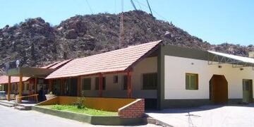 Chilecito: Cayó ventilador de Tribunales y 2 psicólogas terminaron heridas