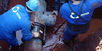 Acueducto en reparación en la Avenida Cabo de Hornos de Posadas\u002E