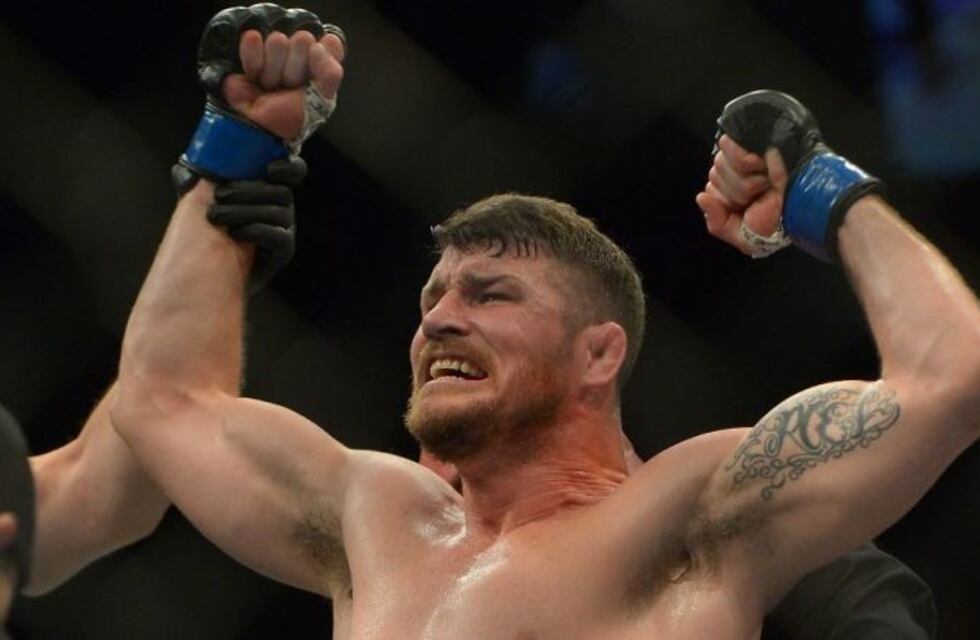 Un exluchador de la UFC se sacó un ojo para mostrar las secuelas de una patada