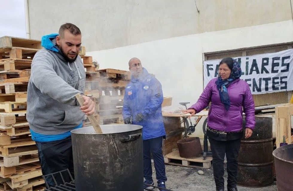 El Retutu colabora con los operarios de BADISUR