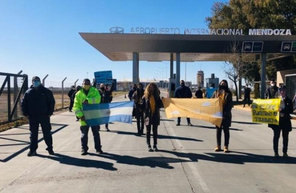 Protesta de empleados de las low cost en Mendoza