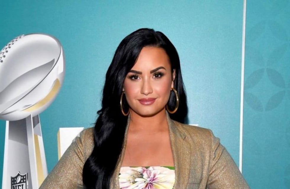 Demi Lovato se animó a mostrar su rostro sin maquillaje y revolucionó a sus fans