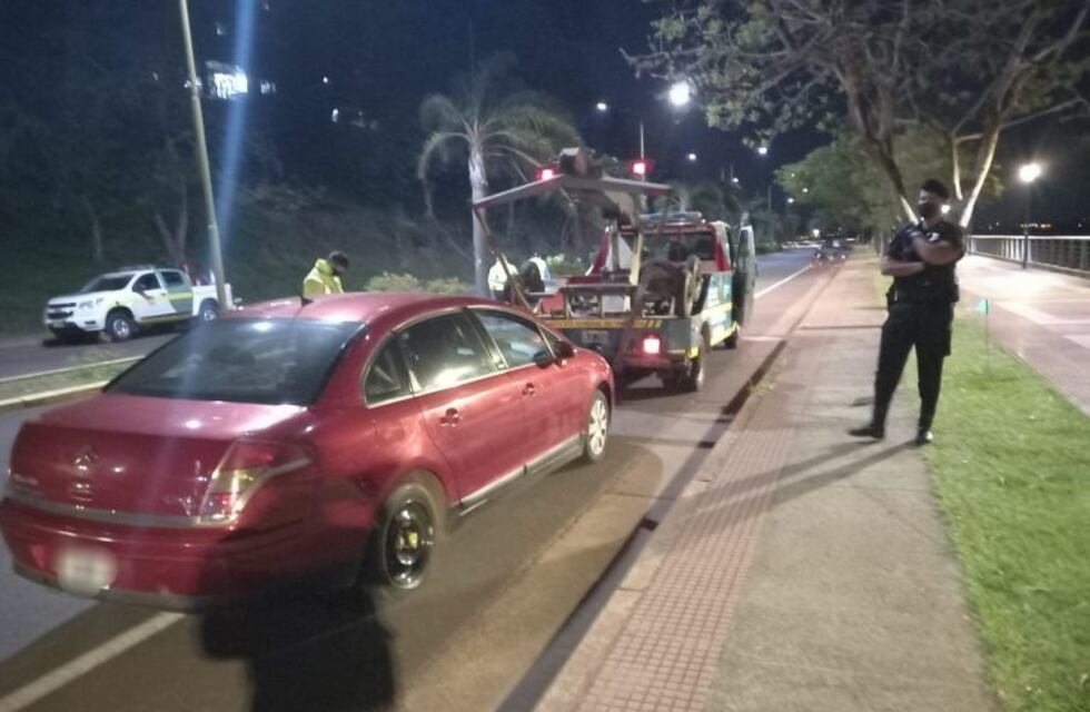 En controles vehiculares retuvieron más de 20 autos y labraron actas por infracción