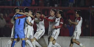 El Negro consiguió pasar de fase después de haber perdido en Santa Fe\u002E (AFP)