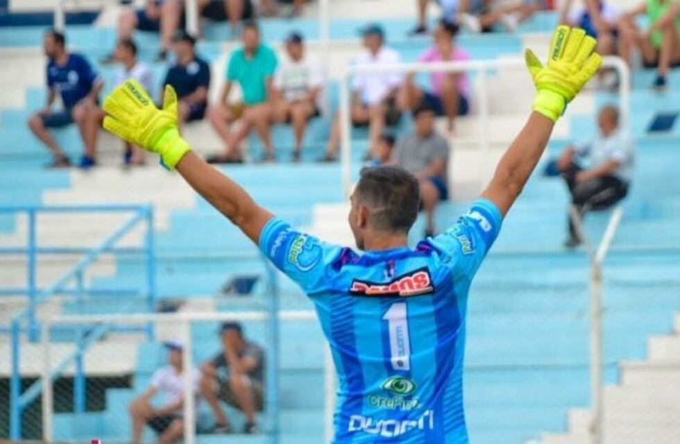 Tremendo gol de arco a arco en el Torneo Regional en Salta