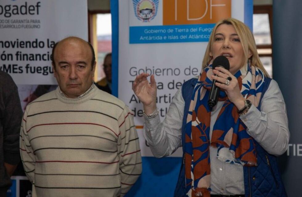 Gobierno de Tierra del Fuego anuncia créditos con tasa preferencial para taxistas