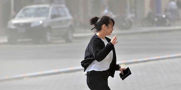 Fuertes ráfagas de viento en el Gran Mendoza y rige un alerta.