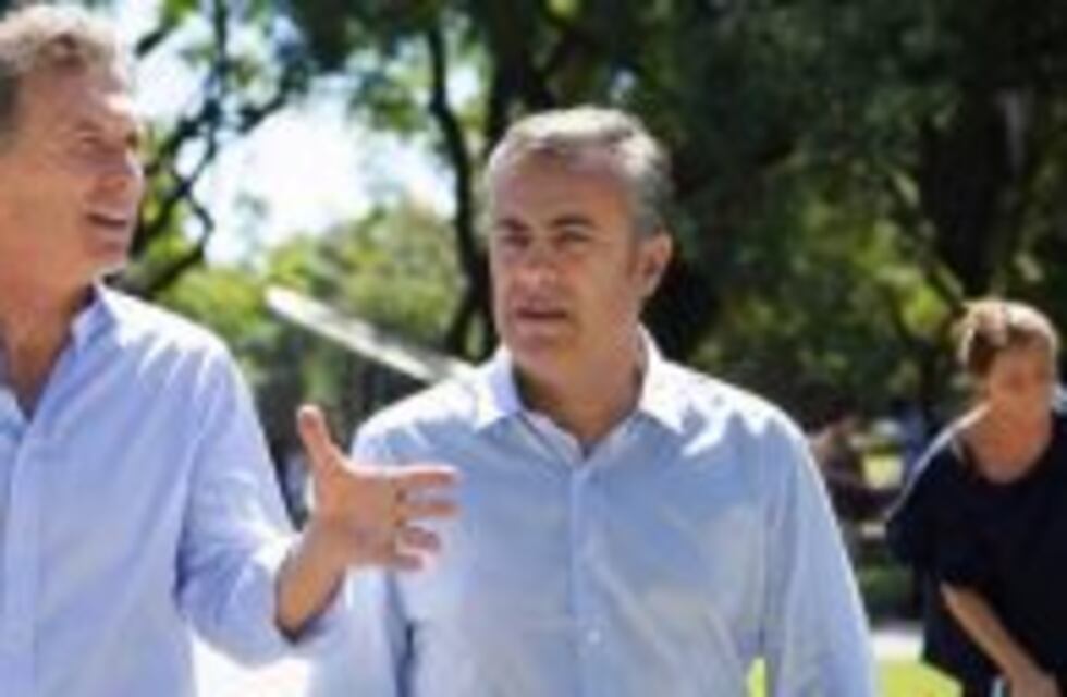 Cornejo asistirá a una reunión con Macri para "compartir la estrategia electoral"