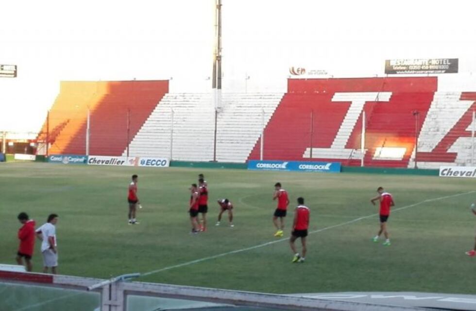 La práctica de fútbol de Instituto trajo más novedades