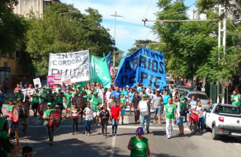 Gremios protestaron y cortaron calles en el centro de Córdoba