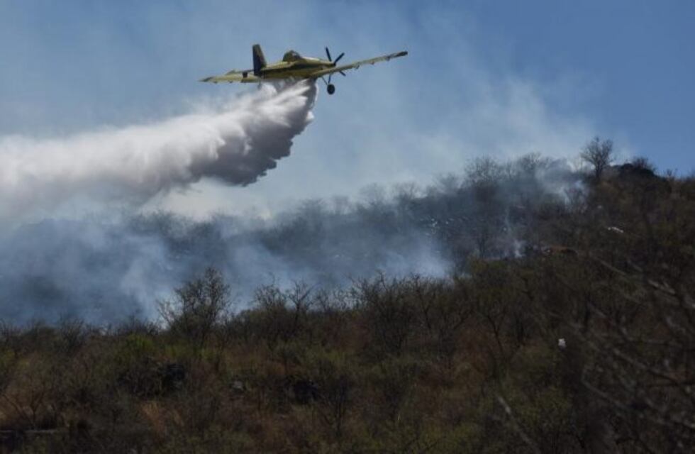 Bomberos contienen los incendios de La Granja y Colonia Hogar