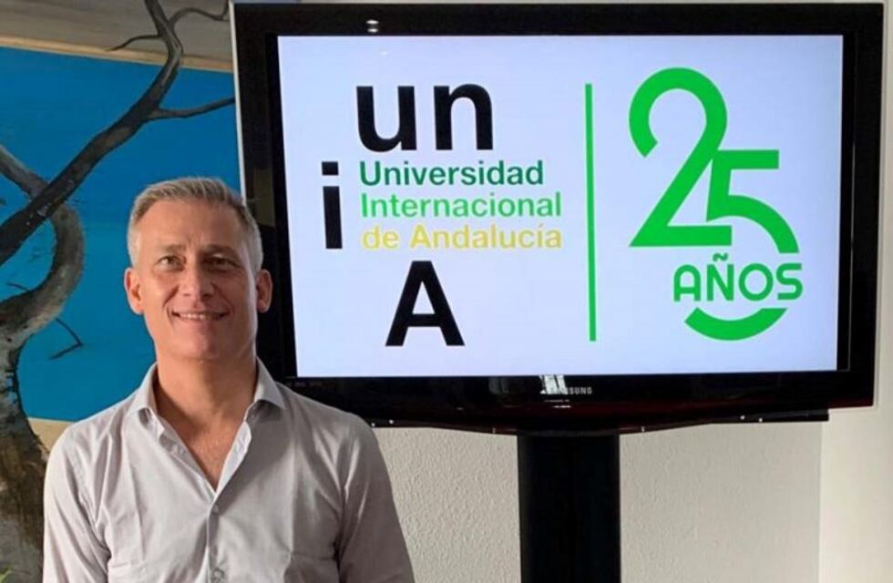 Avilés disertó en España y expuso a Carlos Paz como ejemplo de gestión comunitaria