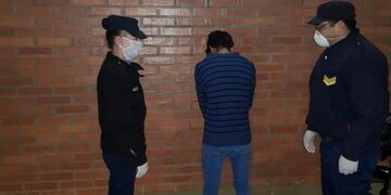 El joven fue apresado por personal policial luego de amenazar a los vecinos con un machete\u002E