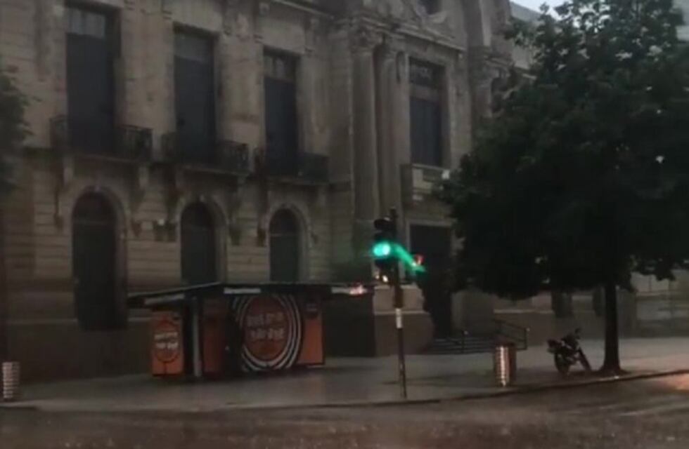 Alerta por tormentas y lluvias fuertes que incluye a Rosario