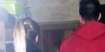 La supervisora (de 38 años) y el docente (de 34), los detenidos en Merlo (Web)