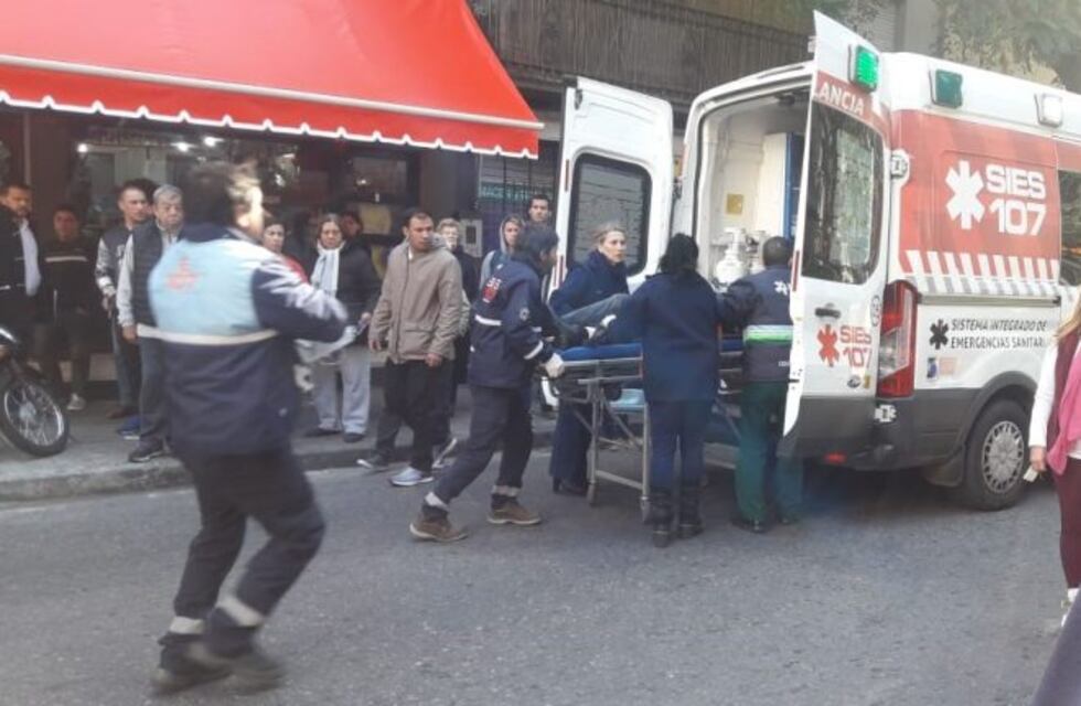 Un colectivo atropelló a una mujer en pleno centro
