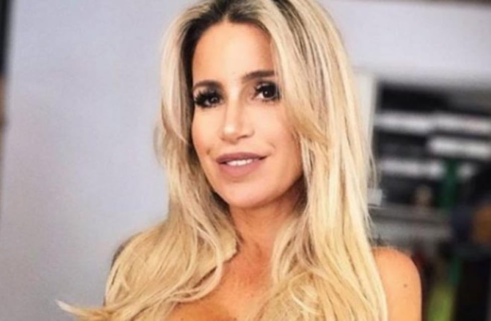 Florencia Peña mostró su elegante look para hacer una limpieza en su casa