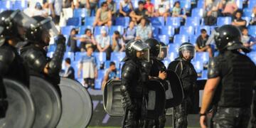 Para el clásico de mañana miércoles entre Gimnasia e Independiente Rivadavia estarán abocados 450 policías para la seguridad del partido\u002E