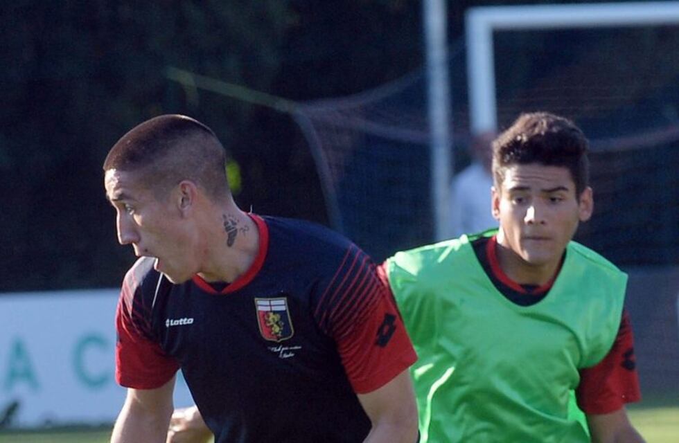 Se aleja de Boca: Centurión realizó la revisión médica en el Genoa de Italia