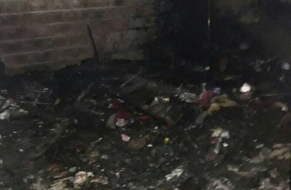 La policía no descarta que el incendio sobre las vías haya sido intencional