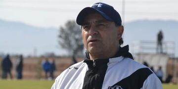 Coleoni manifestó que deben seguir trabajando para definir el once titular del debut\u002E