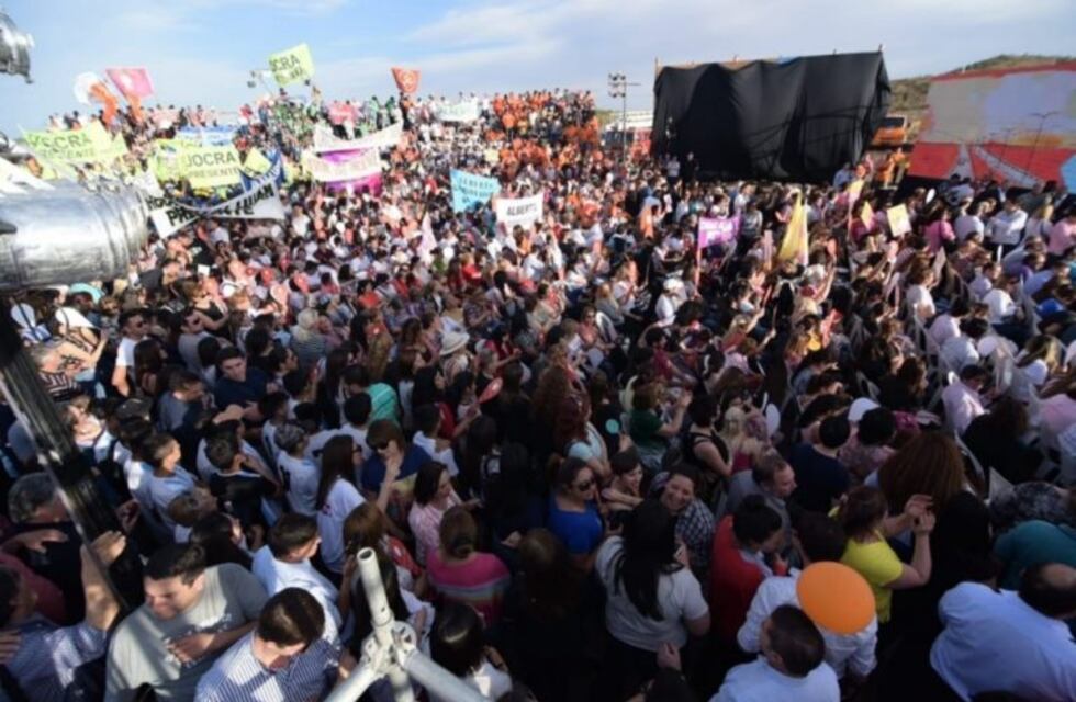 Difundieron un audio en el que "invitan" a los beneficiarios de planes sociales a asistir al acto del Día de la Lealtad