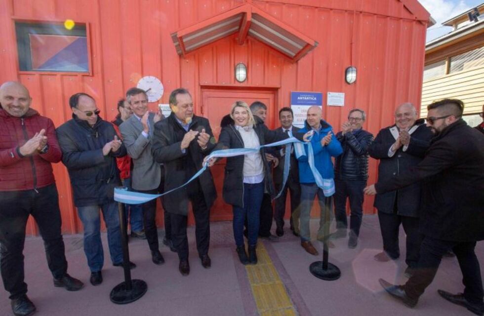 Bertone inauguró el espacio Experiencia Antártica