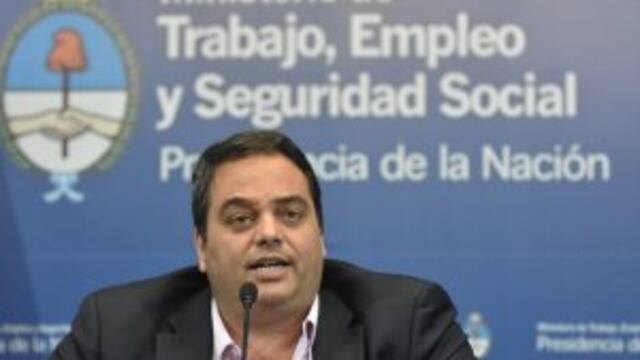 DYN28, BUENOS AIRES 19/12/16, EL MINISTRO DE TRABAJO, JORGE TRIACA, DURANTE CONFERENCIA DE PRENSA, ESRA TARDE EN LA SEDE DE SU CARTERA.FOTO.DYN/TONY GOMEZ. buenos aires jorge triaca conferencia prensa acuerdo impuesto a las ganancias ministros conferencia