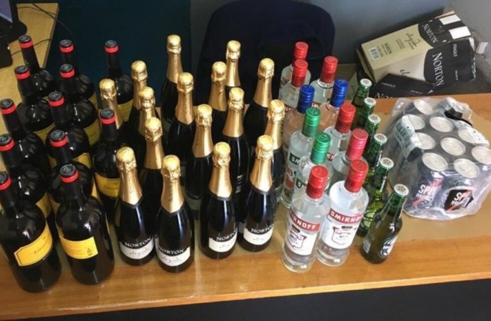 Demoraron a 46 personas en una fiesta ilegal en una casa de Fisherton Norte