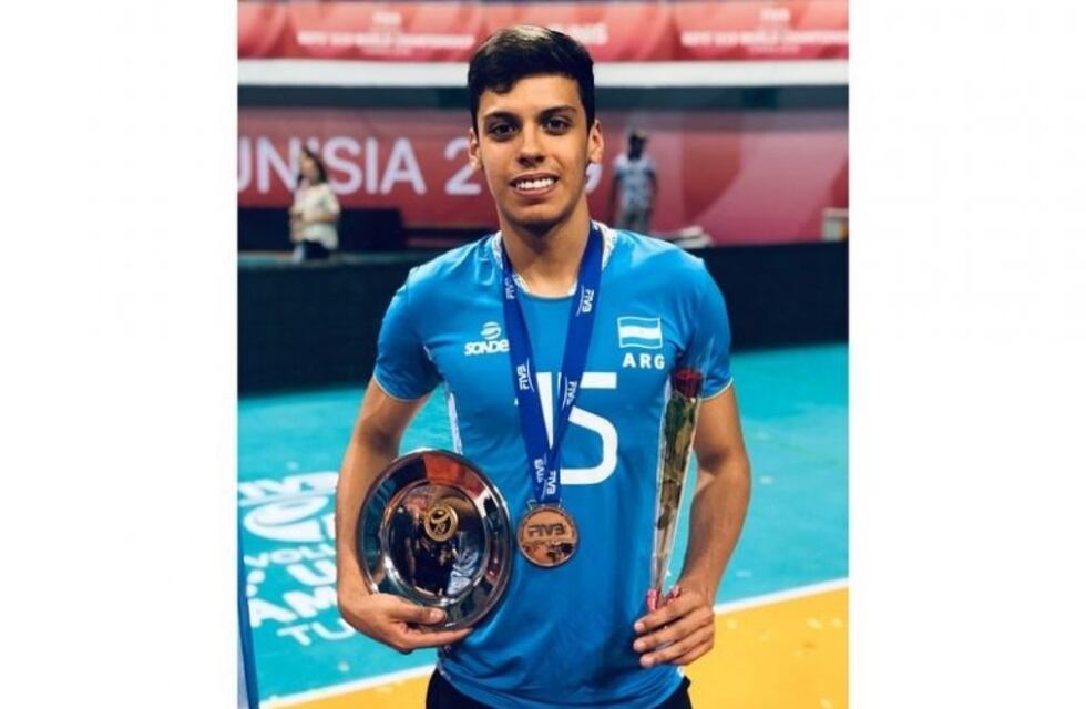 Pablo Urchevich, una de las promesas del vóley tucumano nos cuenta como vive la cuarentena