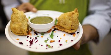 El sabor de la India en casa: cómo preparar Samosas de manera fácil y rápida.
