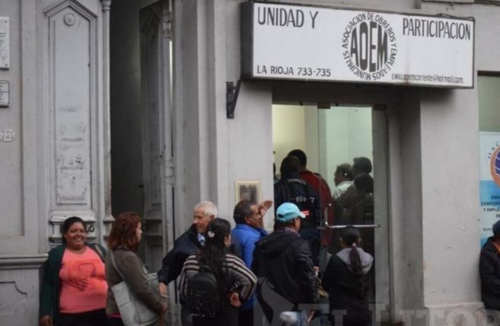 Aoem continúa negociando la reincorporación de los municipales cesanteados