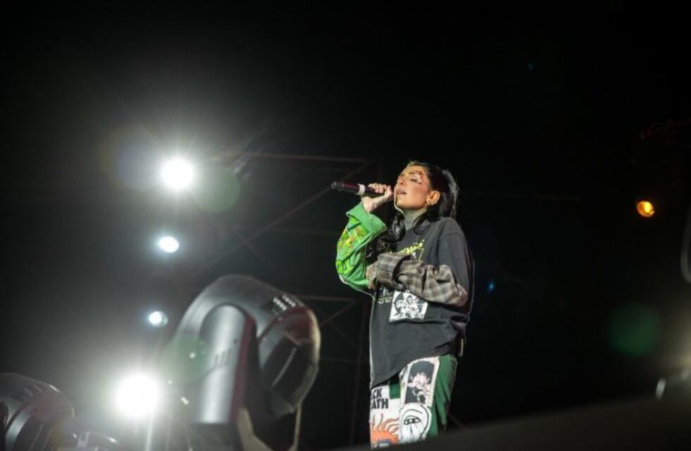 Cande Tinelli hizo delirar al público en la Peatonal del vino en Mendoza