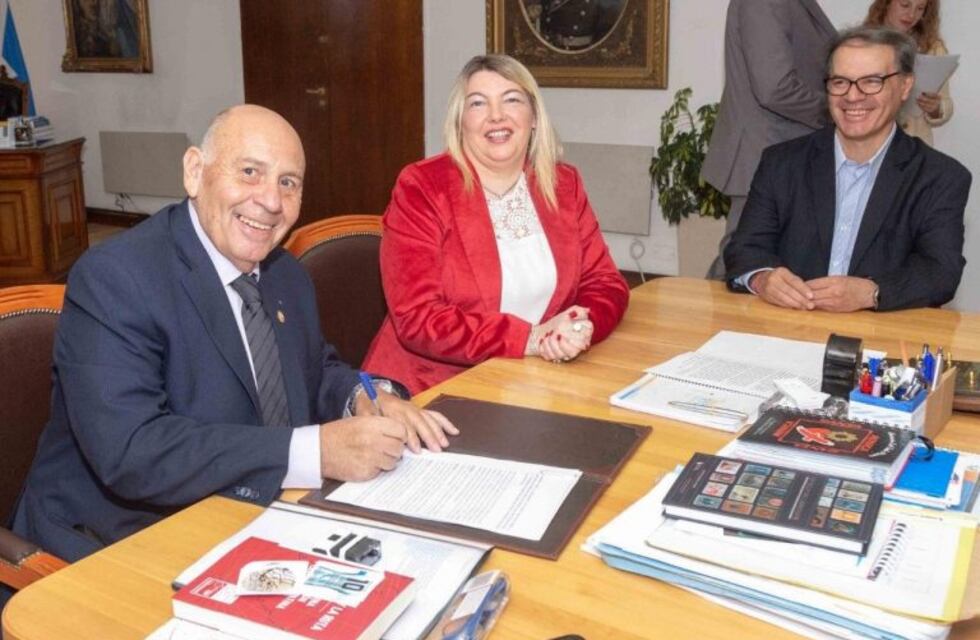 La Provincia y la UNTDF firman convenios para impulsar la producción audiovisual