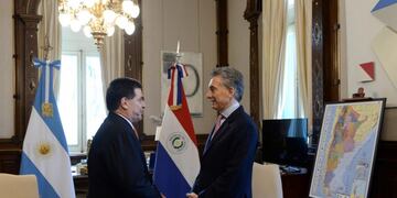 DYN48, BUENOS AIRES, 12/09/2017, EL PRESIDENTE MAURICIO MACRI RECIBIÓ HOY EN LA CASA ROSADA AL PRESIDENTE DE PARAGUAY, HORACIO CARTES\u002E DURANTE LA AUDIENCIA AMBOS MANDATARIOS SUSCRIBIERON UN ACUERDO BILATERAL\u002E FOTO:DYN/PRESIDENCIA