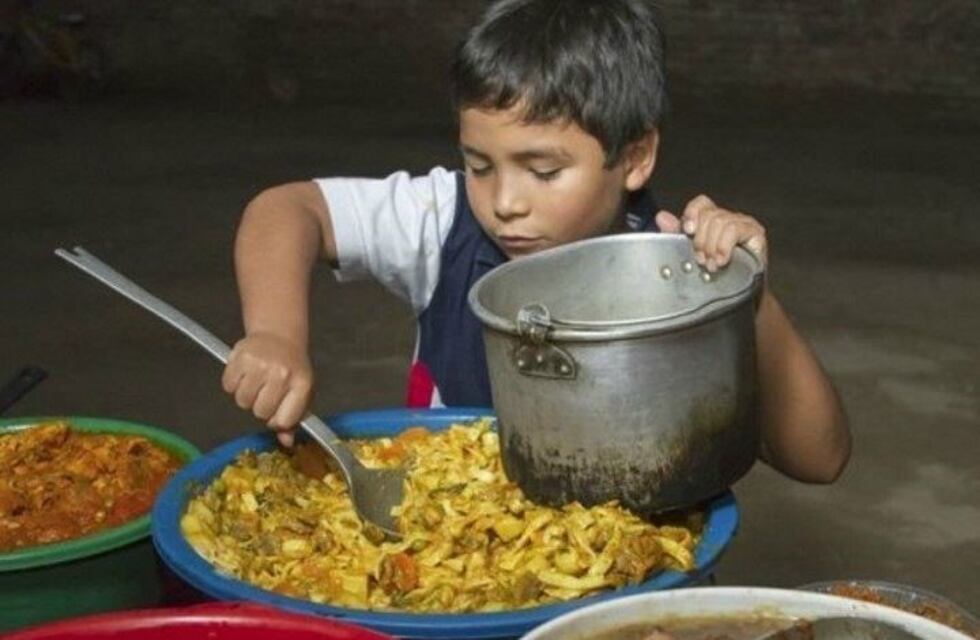 Debido a la situación económica las familias pobres eliminaron la merienda y la cena de sus comidas