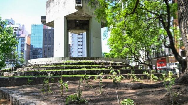 El terreno fue expropiado en 1969, para la Plaza Italia.