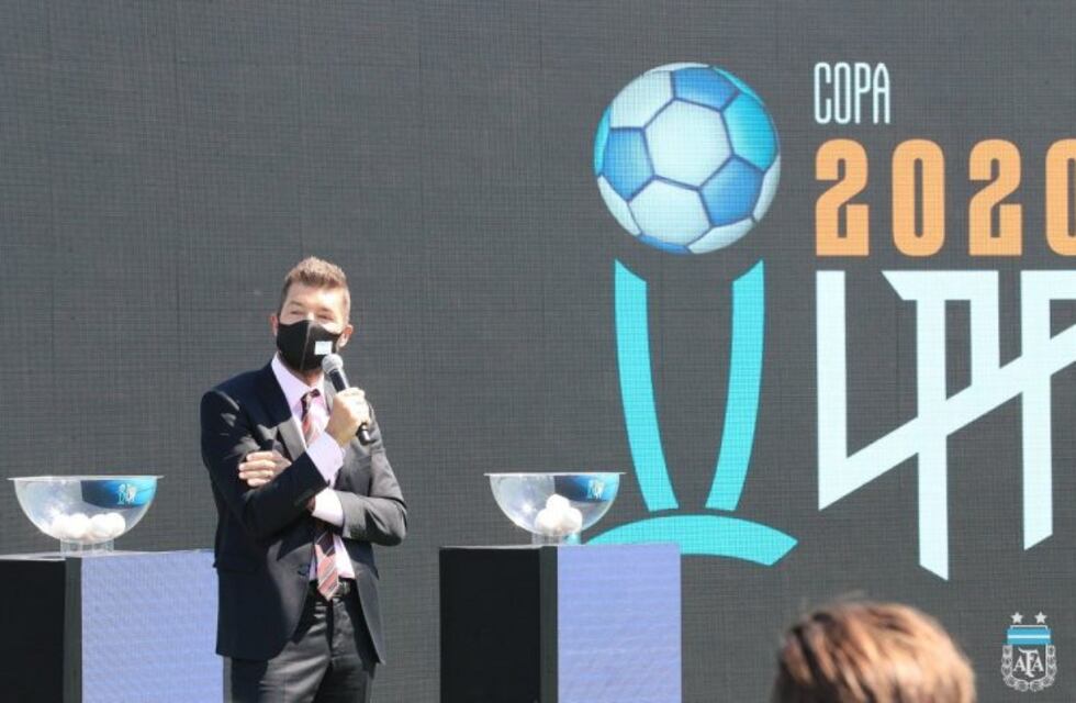 Marcelo Tinelli propuso que se intercambien barbijos en lugar de banderines