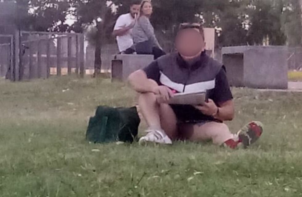 Fotografió a un exhibicionista en pleno Parque de las Tejas