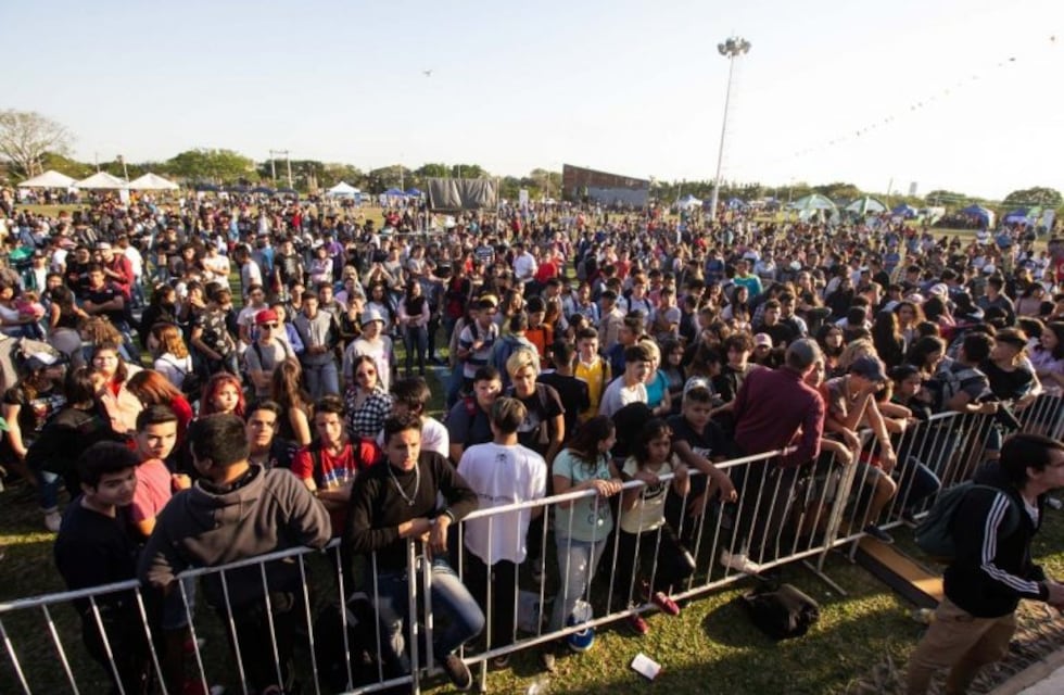 Miles de jóvenes celebraron en Resistencia la Fiesta del Estudiante y la Primavera