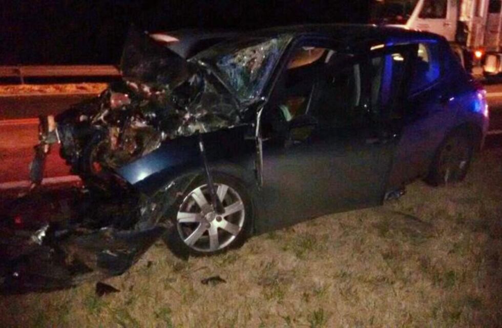 En un choque frontal se accidentó la diputada Josefina González y murió un fotógrafo rosarino
