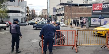 El Concejo Deliberante, vallado\u002E