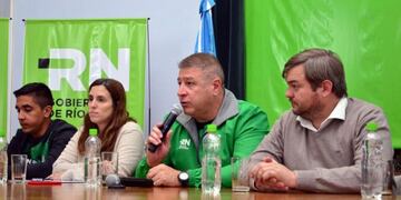 El secretario de Deportes,Marcelo Szczygol, fue uno de los oradores\u002E Foto: Marcelo Ochoa