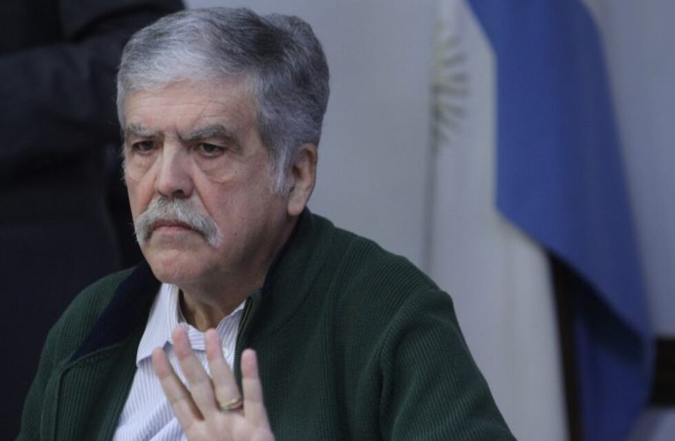 Procesaron a Julio De Vido por la compra de trenes chatarra