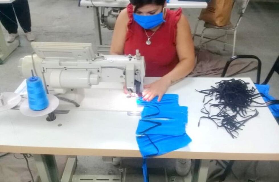 El Centro integral para el desarrollo Económico ya confeccionó 1000 de los 5000 barbijos