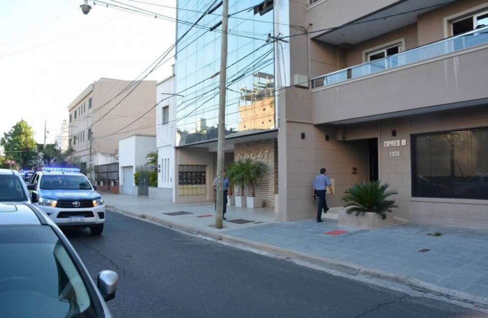 Volvió a su casa y se encontró a un ladrón adentro: lo molió a golpes